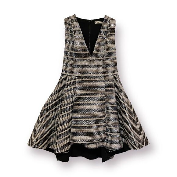 Alice + Olivia Patterned Dress with GORGEOUS Pleats & Cutout side/back |Size: 6| - Picture 11 of 12